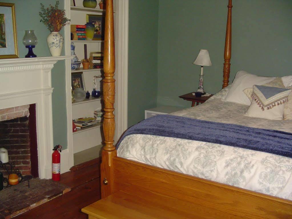 Stephen Clay Homestead Bed And Breakfast Candia Exterior foto