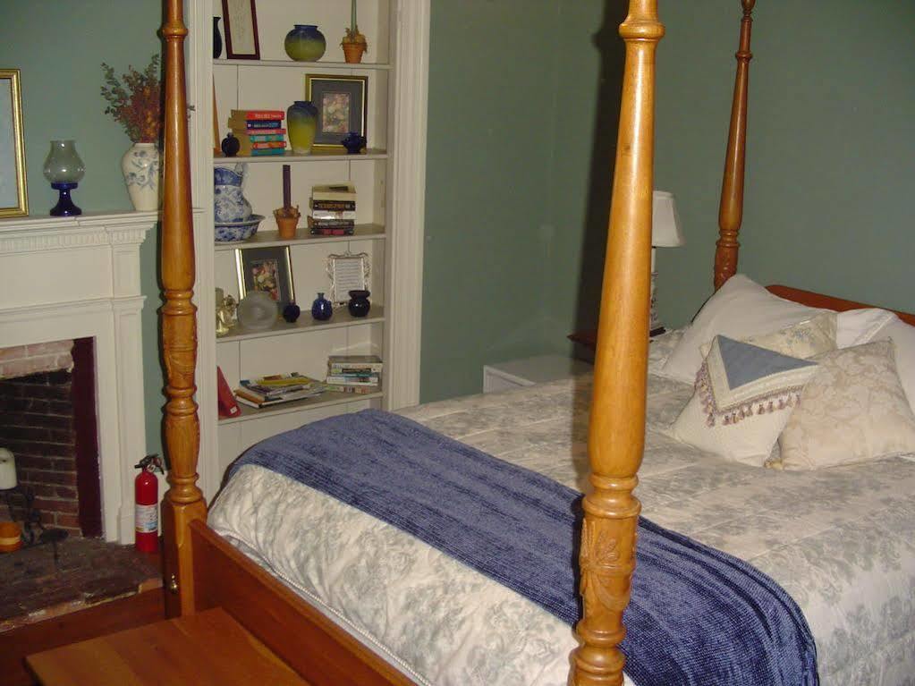 Stephen Clay Homestead Bed And Breakfast Candia Exterior foto